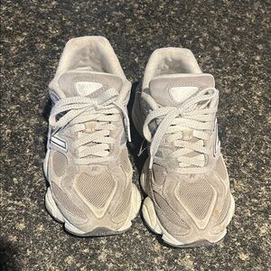 New Balance Kids Sneakers in Gray